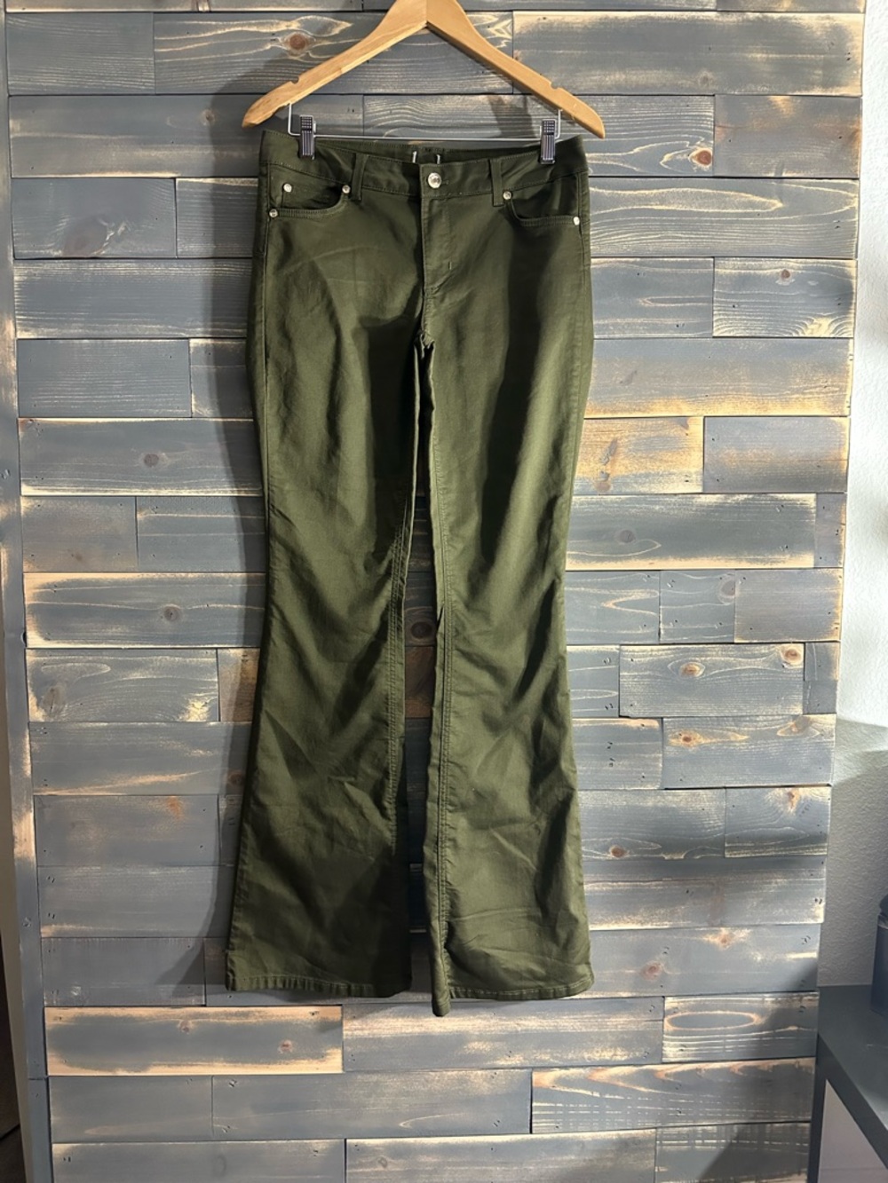 Liu Jo Olive Flared Jean -inseam 35.5 - Picture 2 of 8